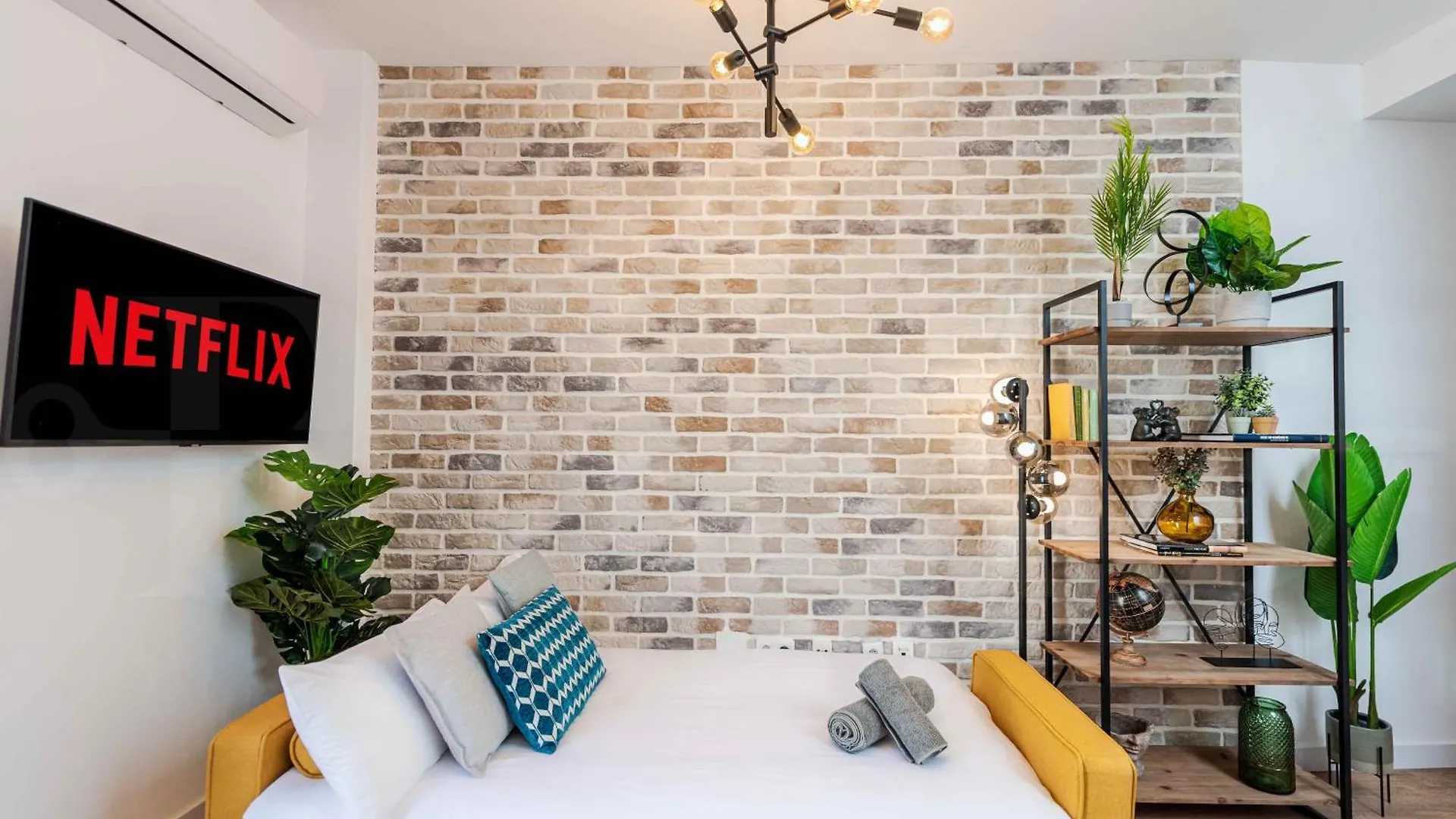 Rooftop Apartment & Private Jacuzzi In The Center By Rems Málaga 0*,  Spagna