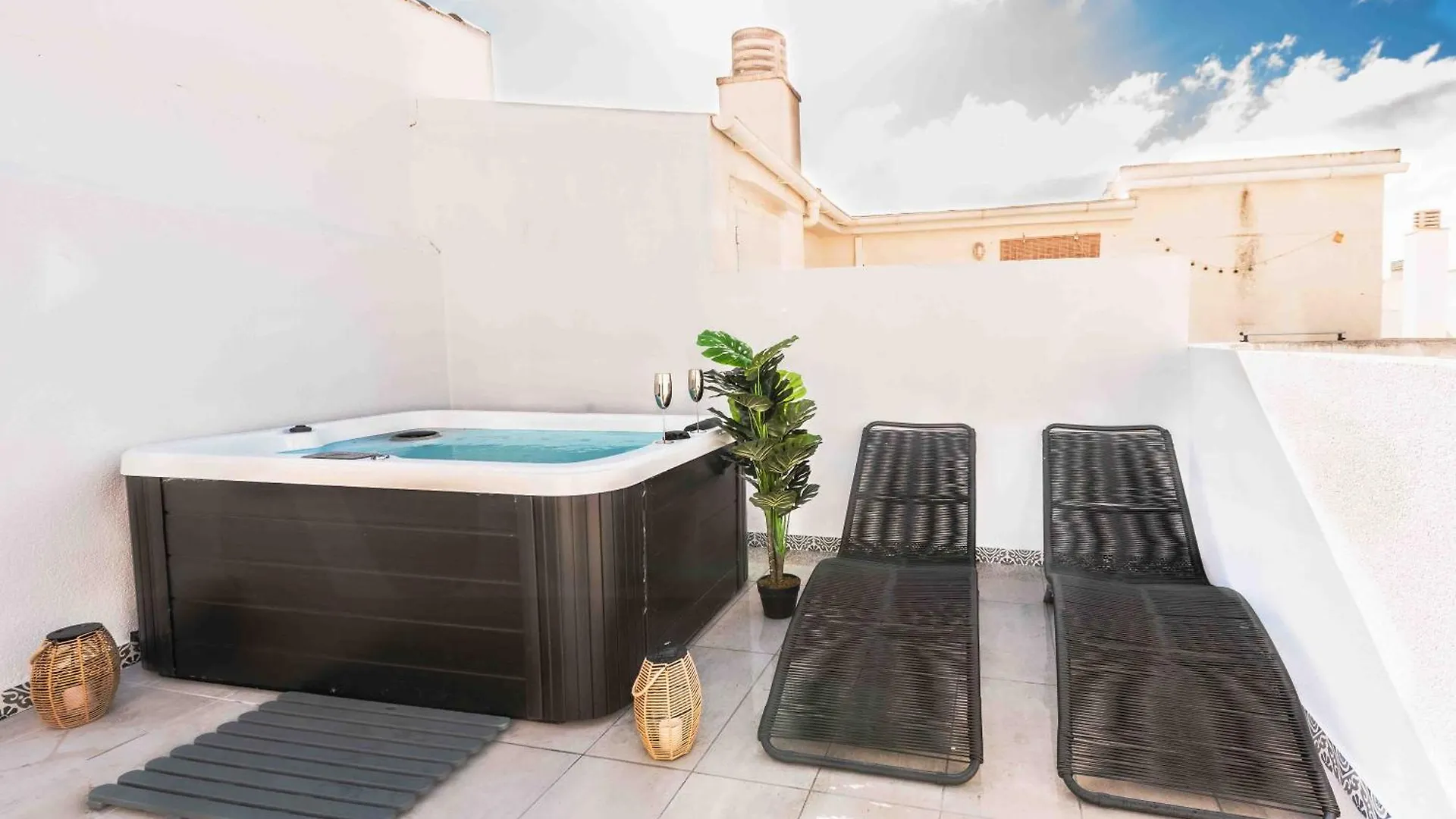 Rooftop Apartment & Private Jacuzzi In The Center By Rems Malaga 0*,