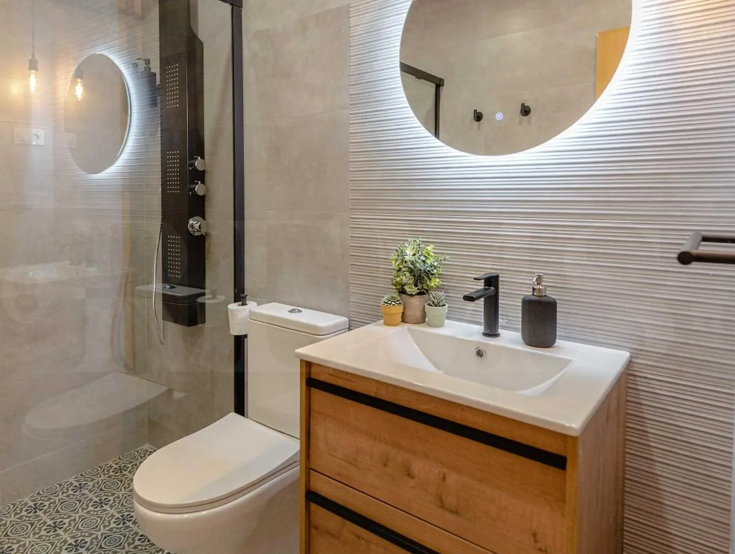 Rooftop Apartment & Private Jacuzzi In The Center By Rems Malaga Spain