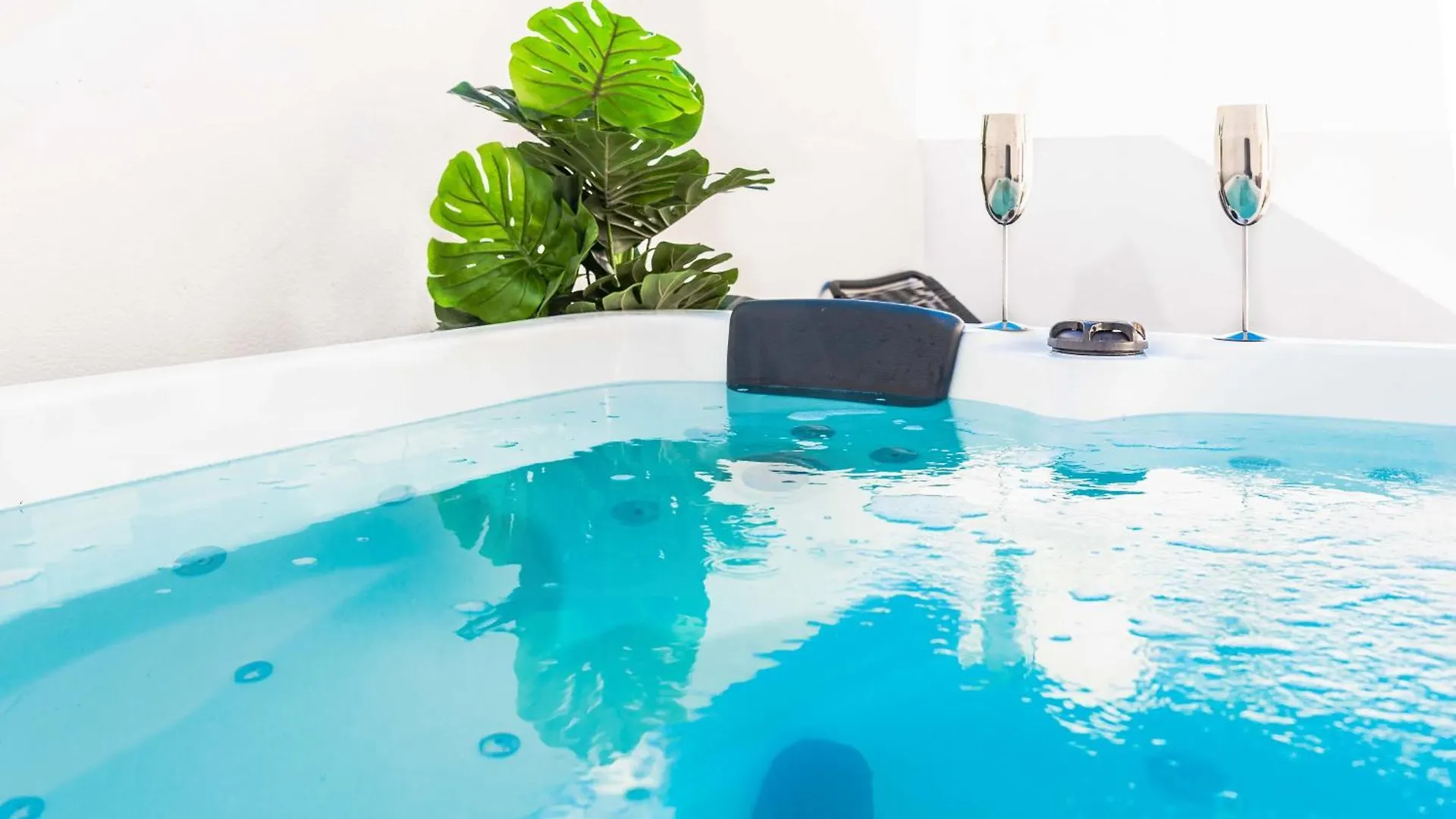 Rooftop Apartment & Private Jacuzzi In The Center By Rems Malaga