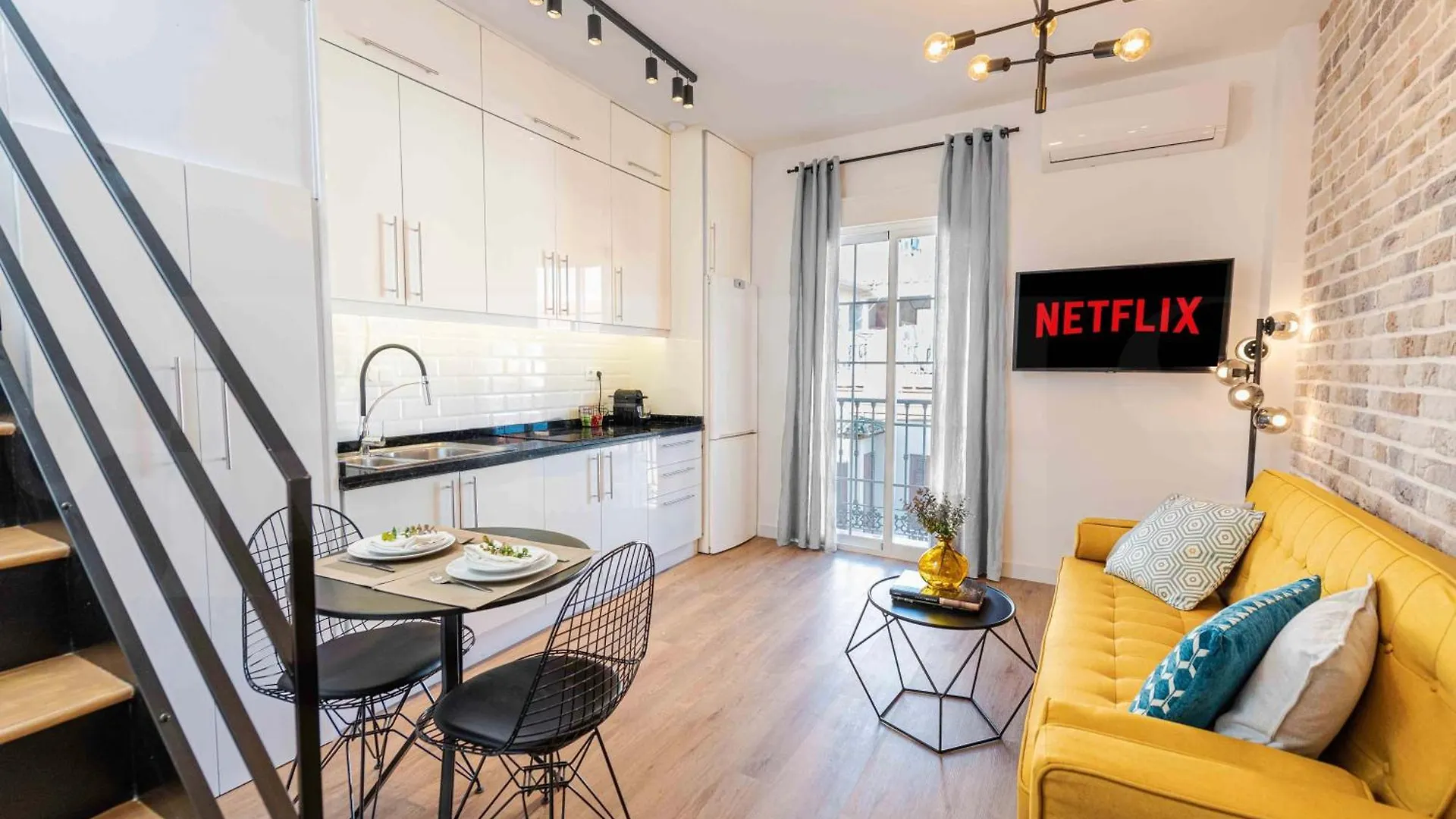 Rooftop Apartment & Private Jacuzzi In The Center By Rems Malaga